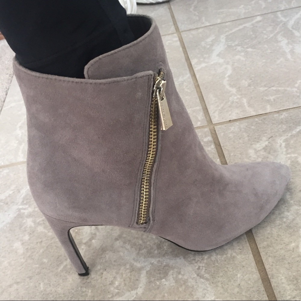 Vince Camuto size 8.5 gray booties